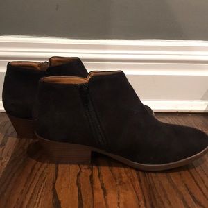 Short black booties